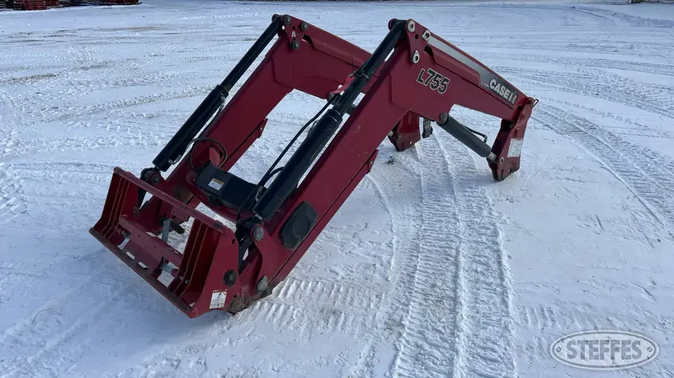 2015 Case IH L755 Tractor Loaders and Attachment