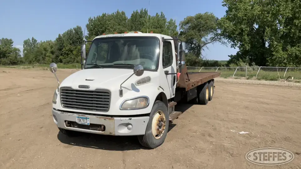 2006 Freightliner M2 Flatbed Truck