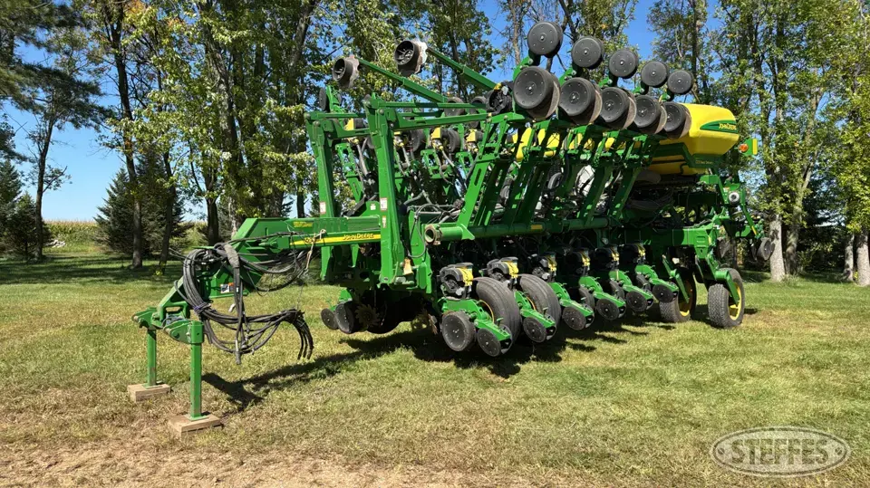 2009 John Deere 1790 12 or More Row Planter