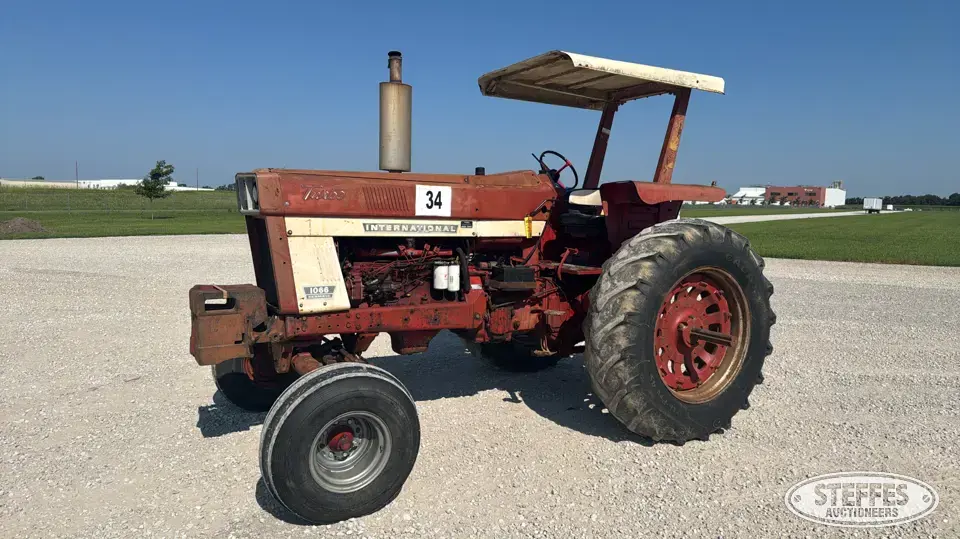 1972 International 1066 2WD Tractor