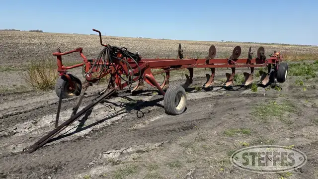 International 700