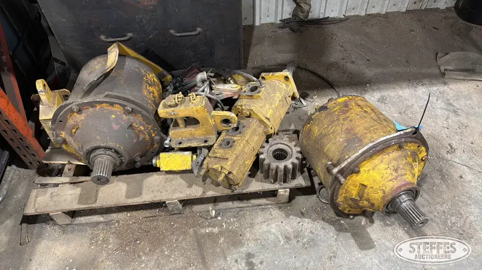 (2) GCI 5400 swing motors Construction Part