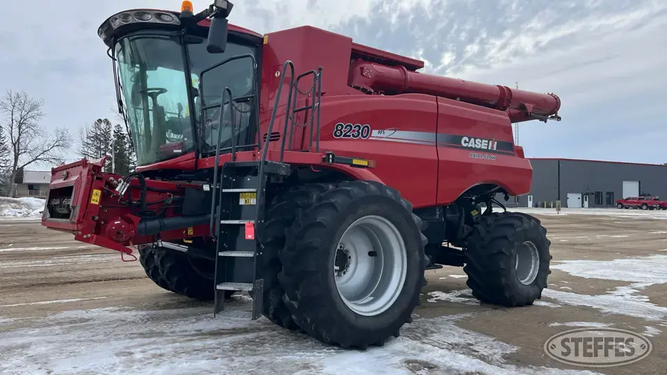 2013 Case IH 8230 Combine
