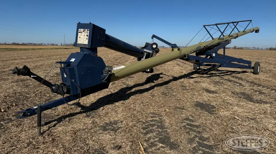 2010 Harvest International H1372 Swing Hopper Auger