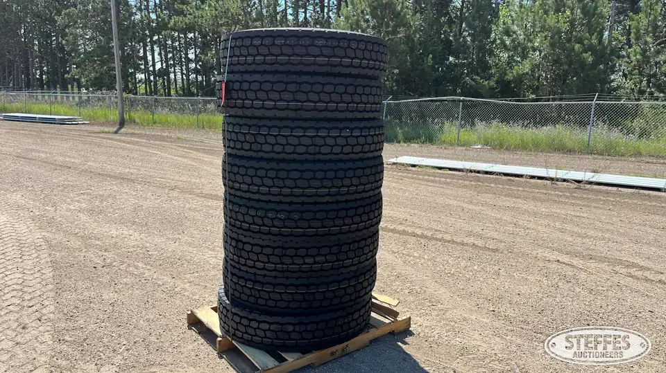 (8) Headway HLD811 11R22.5 tires Truck Tire