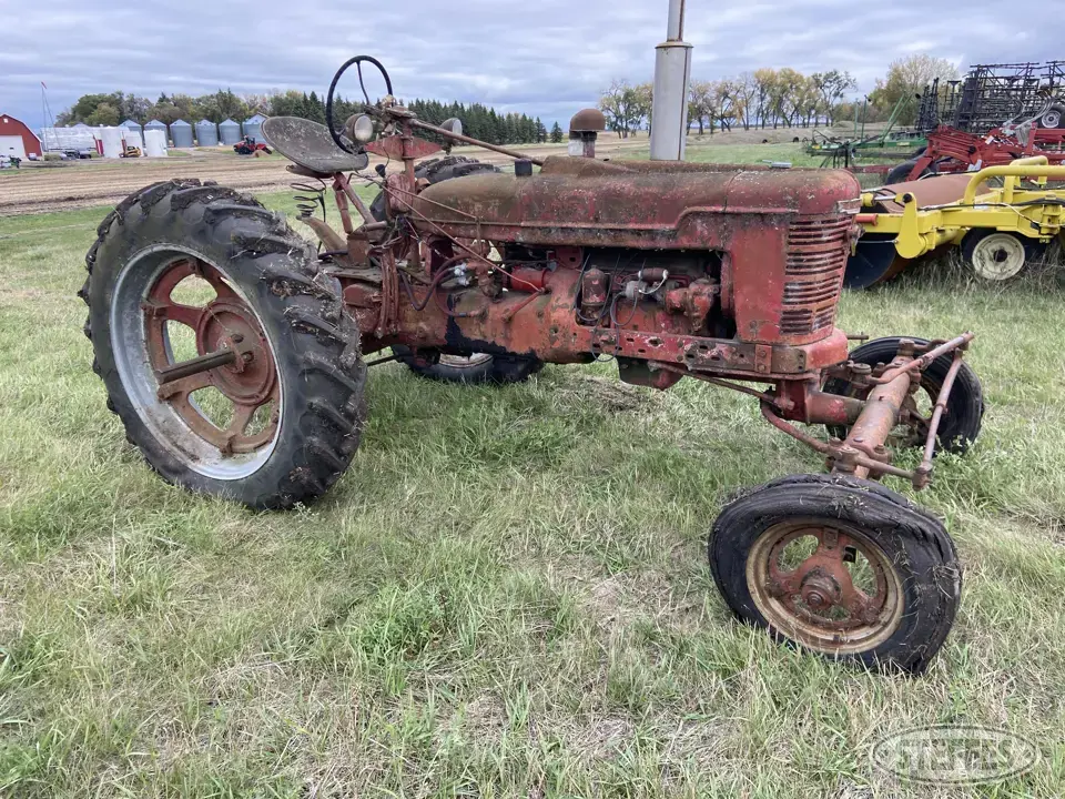 1948 Farmall H Collectible Tractor