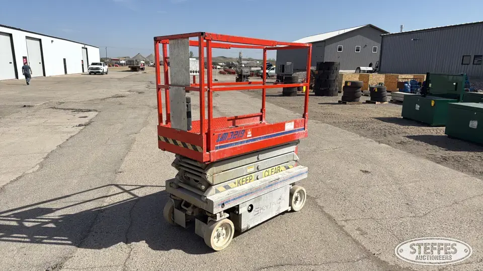 1997 Skyjack SJ-M3219 Scissor Lift
