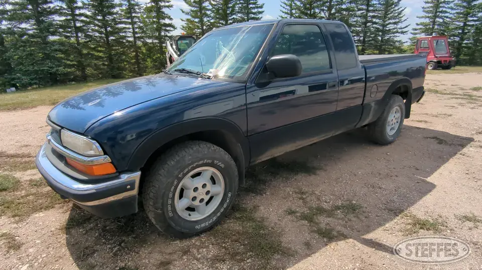 2002 Chevrolet S10 Compact Pickup