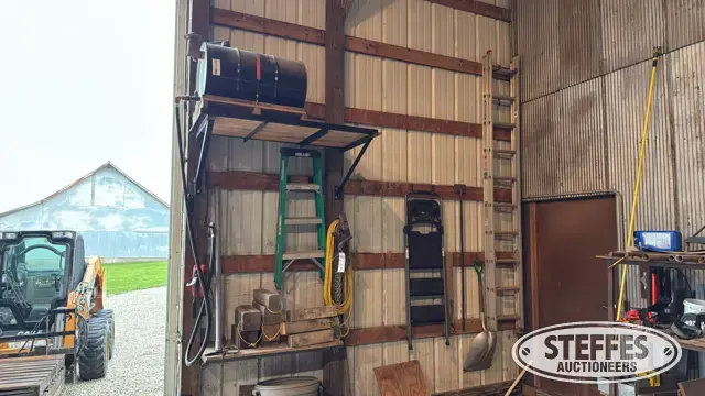Fuel tank, ladders, blocks