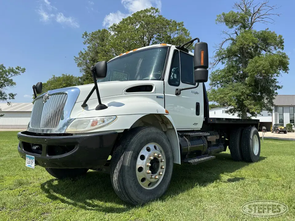 2008 International 4300 Flatbed Truck