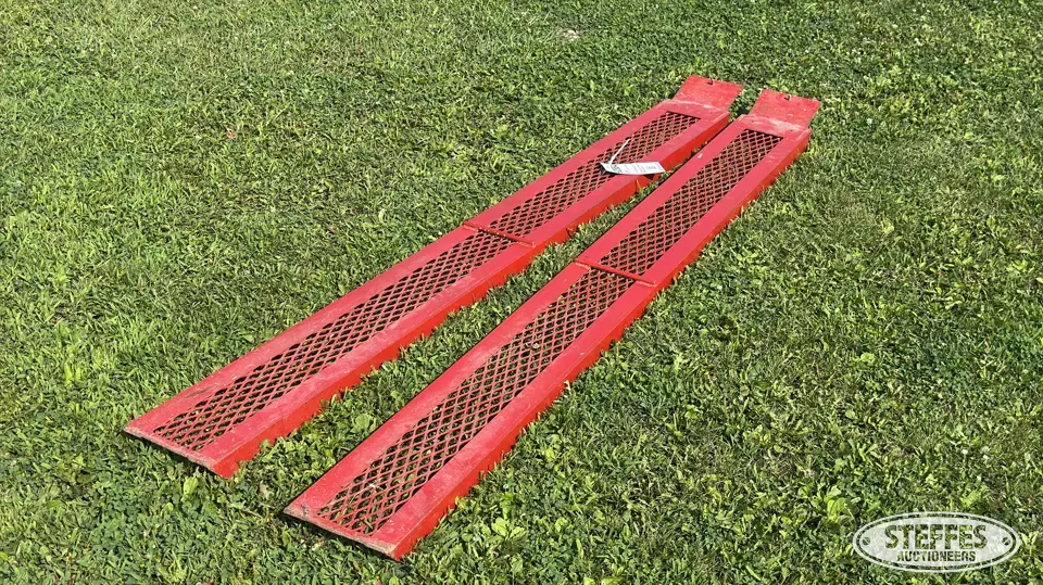 Trailer ramps Farm Support Item