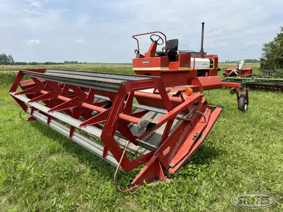 Owatonna 280 Self-Propelled Swather