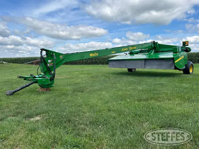 John Deere 946 MoCo