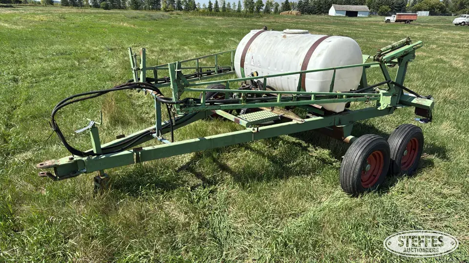 Pull-type sprayer