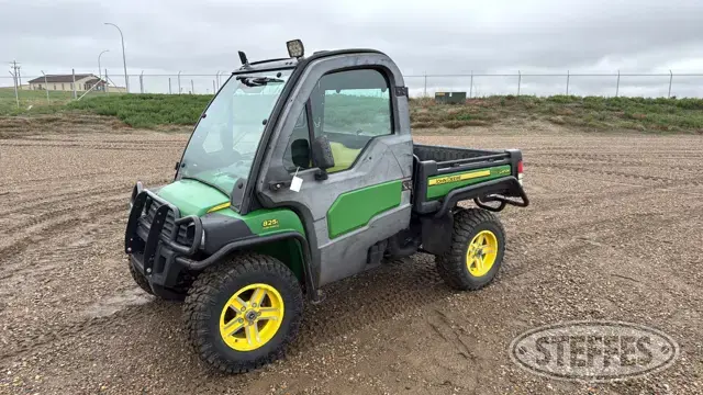 2015 John Deere 825i Gator