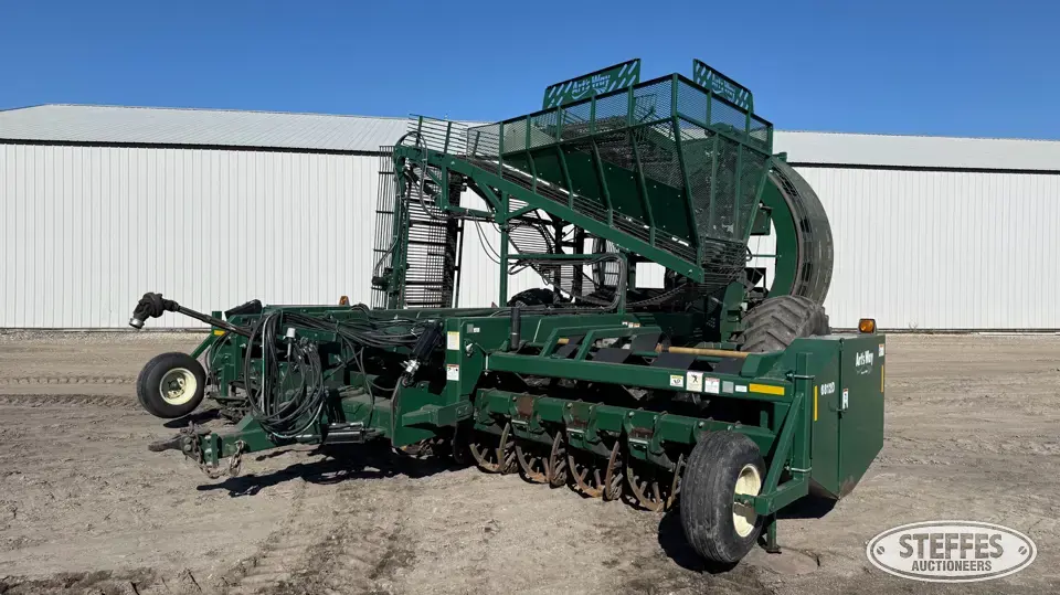 2015 Art's Way 6812D Sugarbeet Harvester