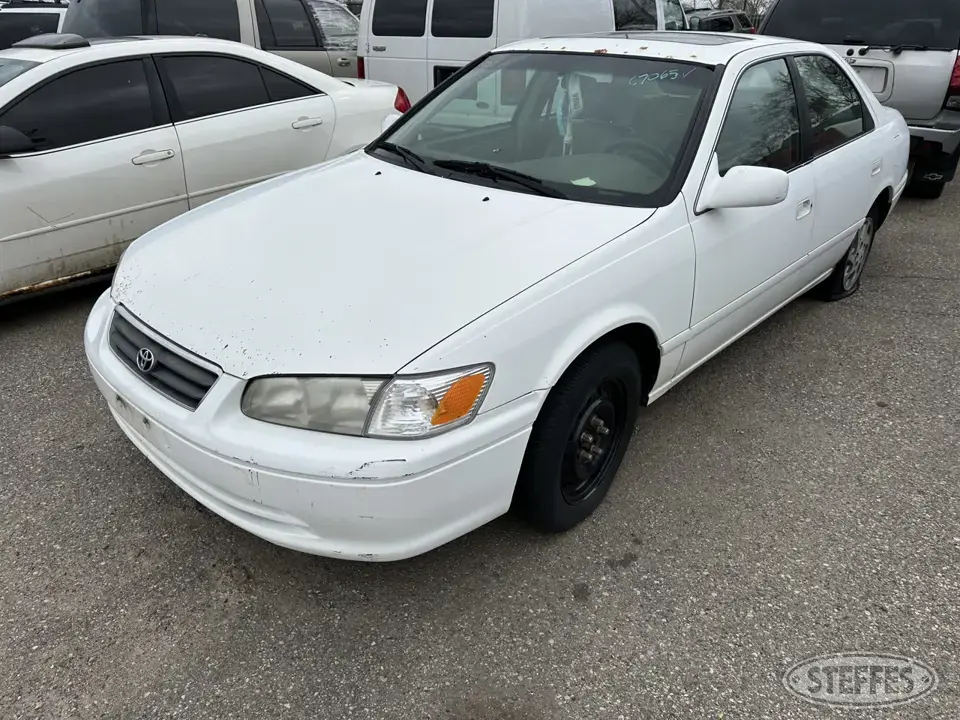 2000 Toyota Camry XLE Car