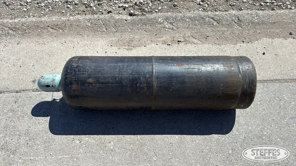 100 lb. acetylene gas cylinder Shop Equipment-Other