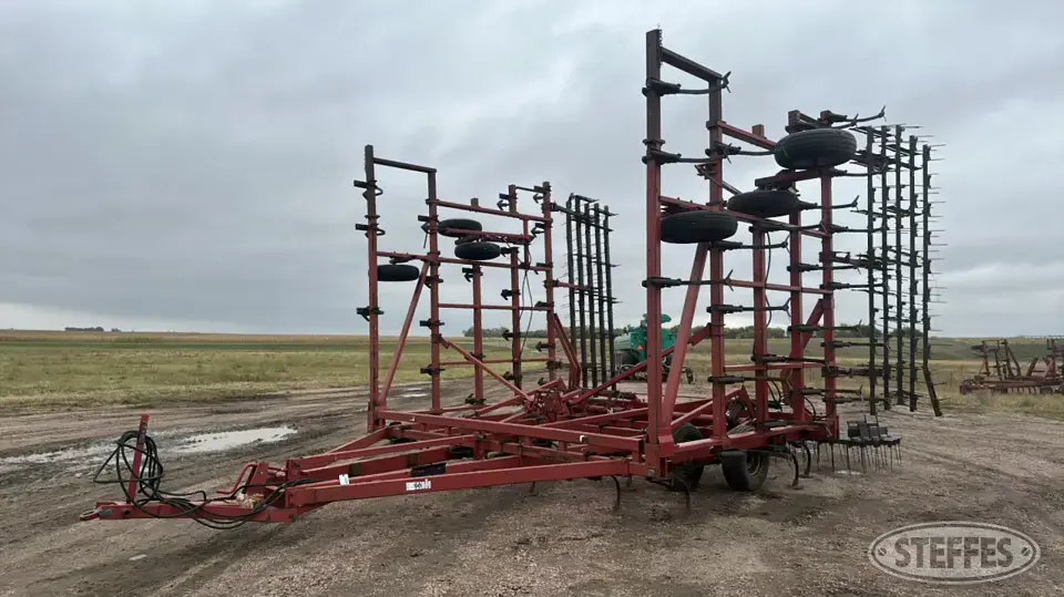 Case IH 4900 Field Cultivator