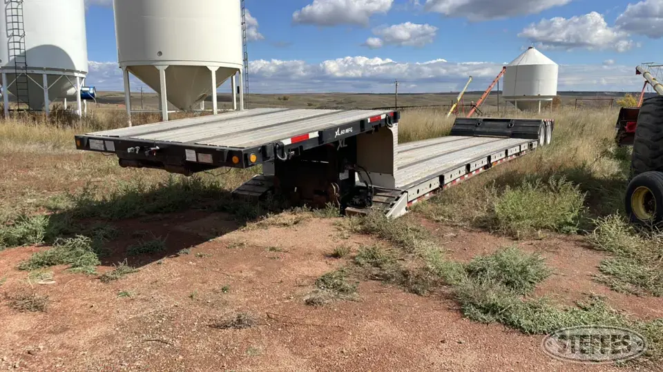 2005 XL Specialized XL60MFG Lowboy Trailer