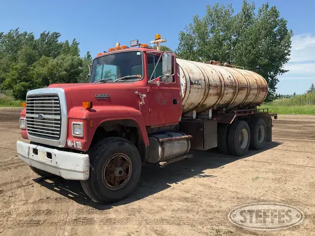 1991 Ford LT8000