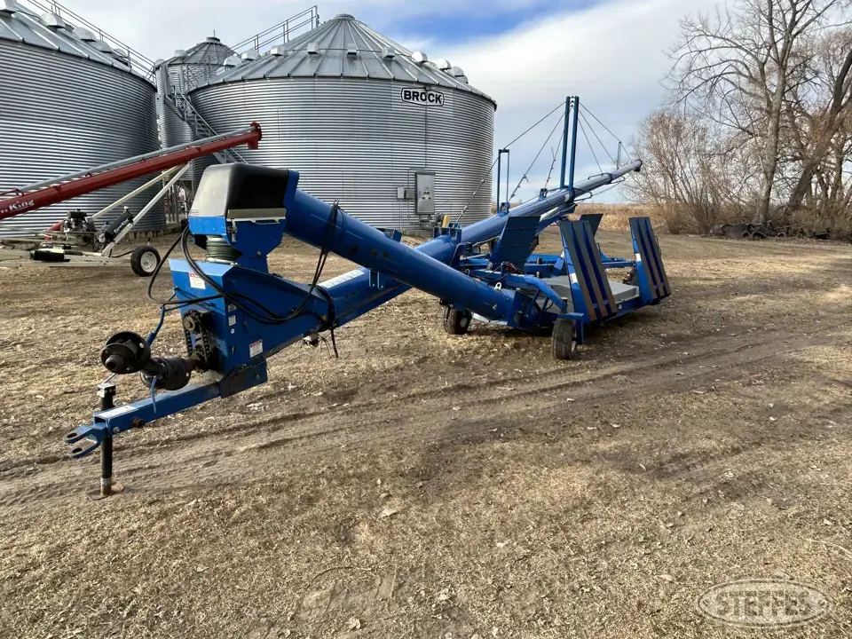 2012 Brandt 1390 Swing Hopper Auger