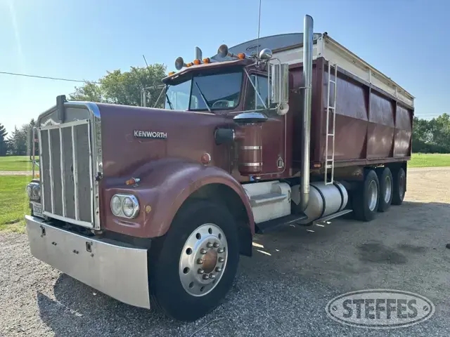 1982 Kenworth W900
