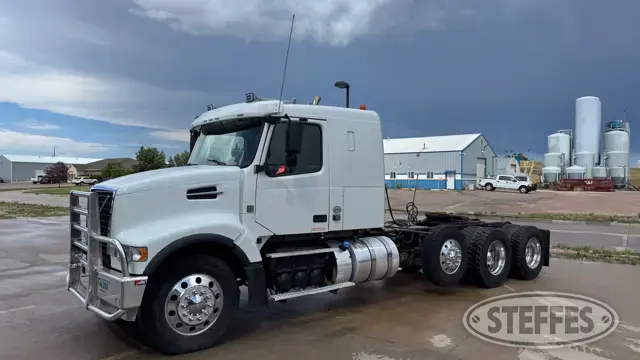 2015 Volvo VHD