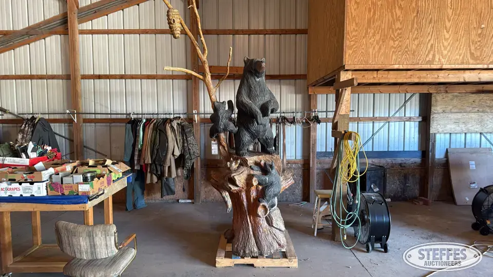 Bear wood carving statue Personal Property