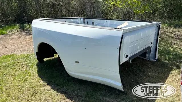 2022 Ram dually pickup box