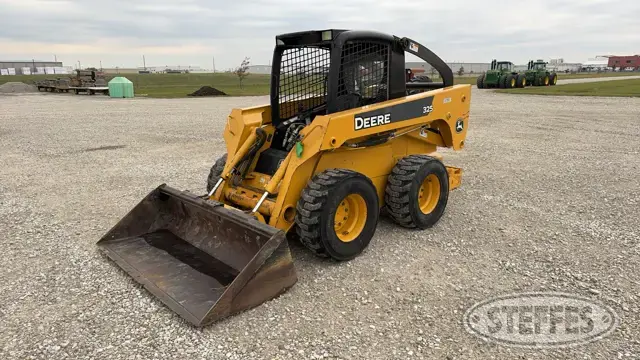 2005 John Deere 325