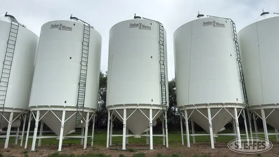 2012 Amber Waves Hopper Bin