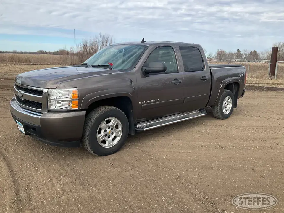 2008 Chevrolet Silverado 1500 LT Half Ton Pickup