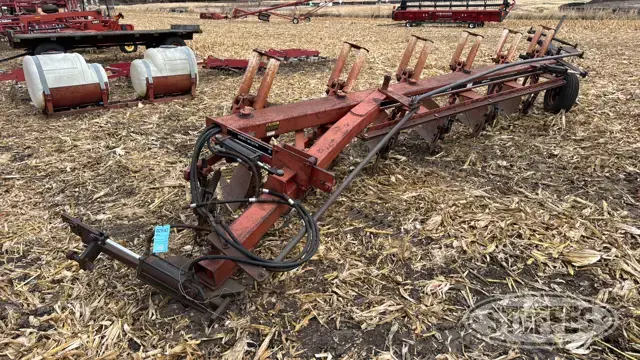 International 735
