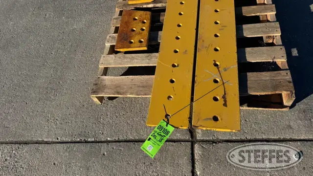 CAT bolt-on cutting edge