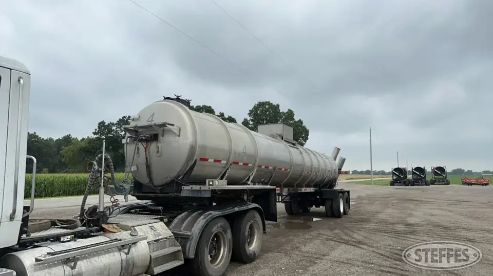 1985 Heil Manure Storage and Transportation Equipment