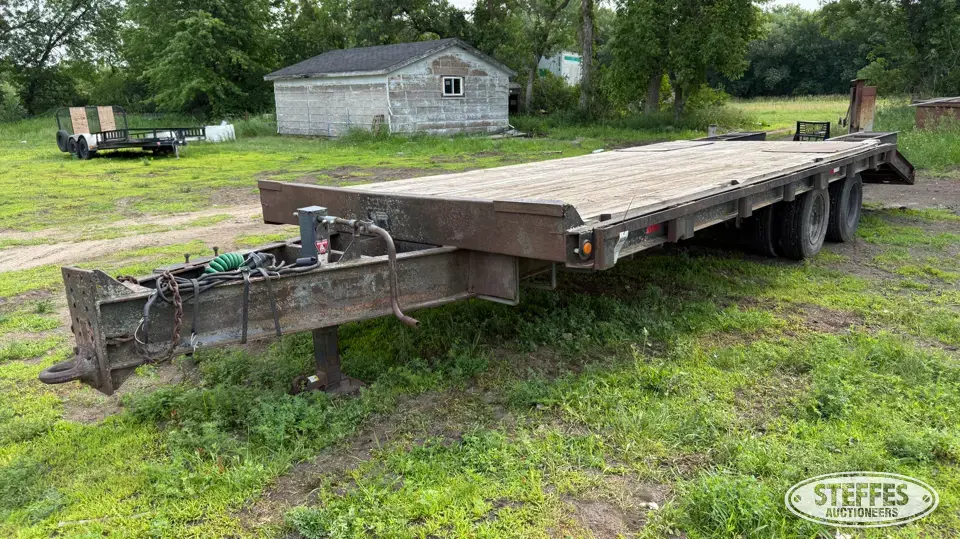 1983 Trail King Flatbed Trailer