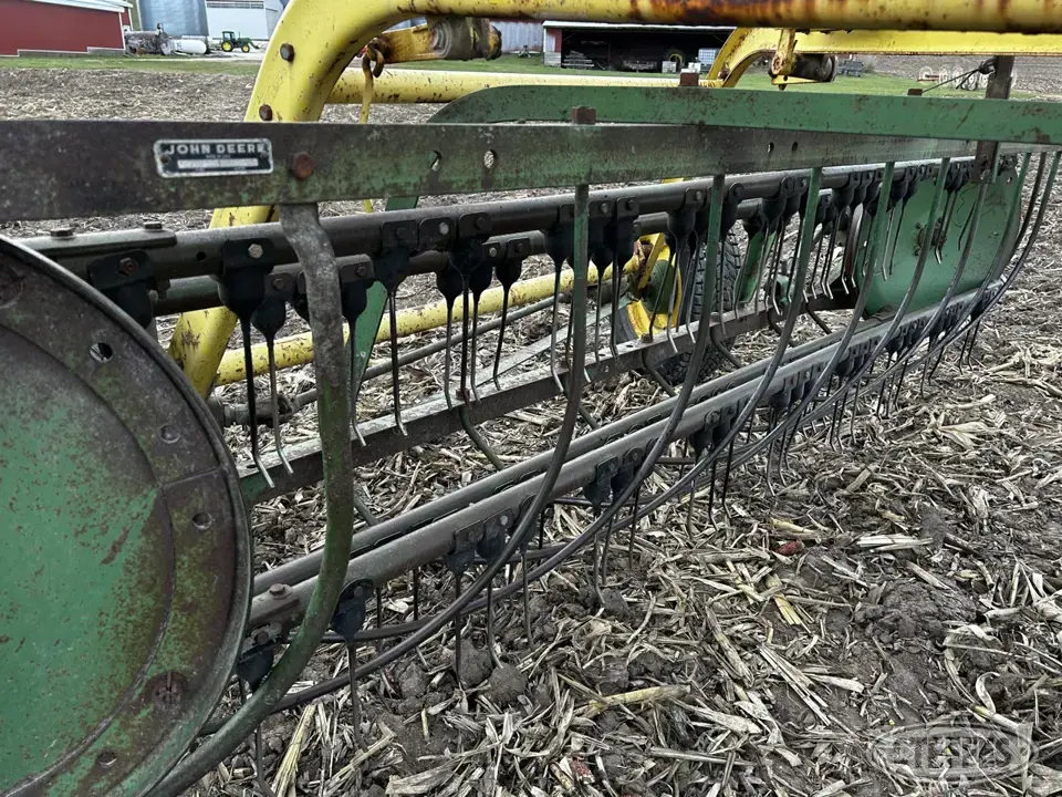 John Deere Rake