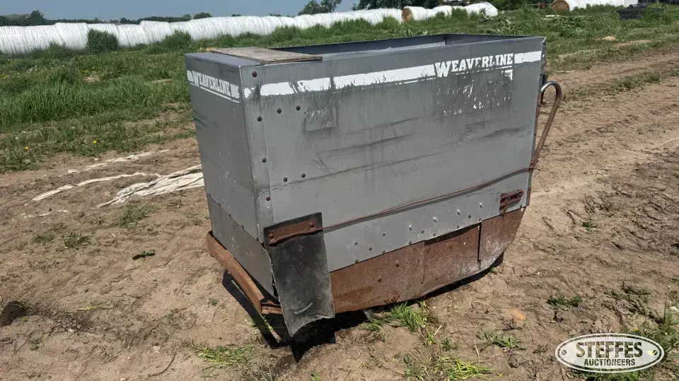 Weaverline 430 Hydrostatic Feeders and Bunk