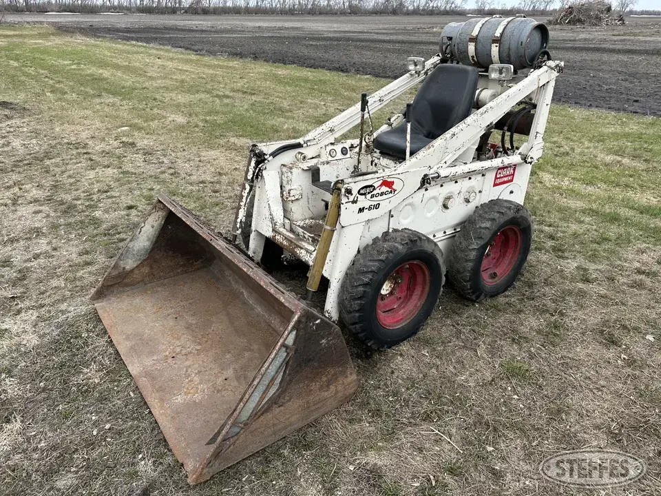Melroe Bobcat M610 Wheeled Skid Steer