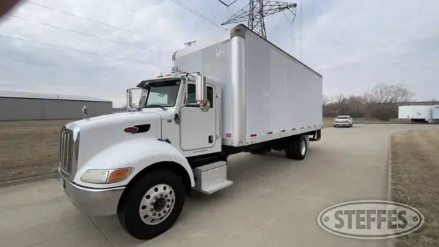 2006 Peterbilt 335