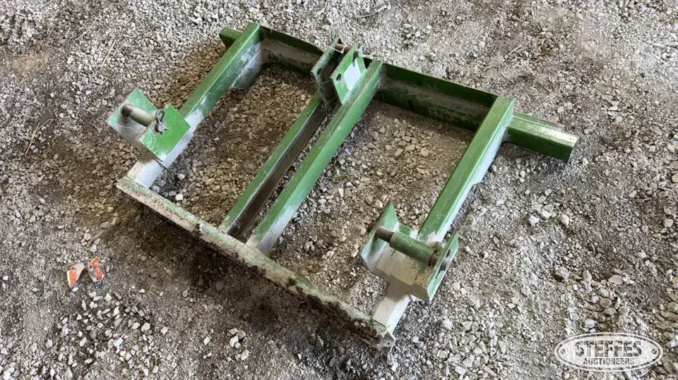 Simonson Iron Works No. JD 200 Farm Support Item