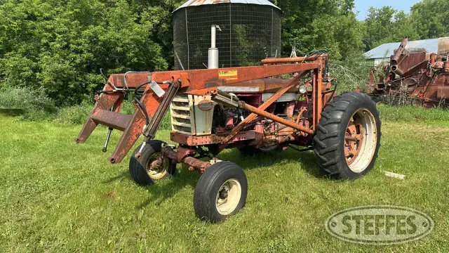 1960 Farmall 560
