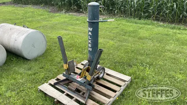 Walker pneumatic bumper jack