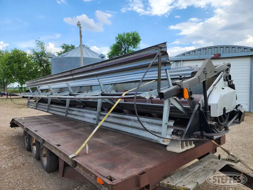 1984 Allis-Chalmers Gleaner Rigid Head