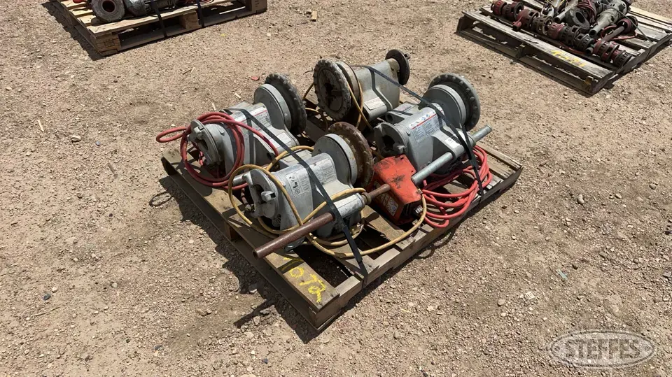(4) Ridgid 300 Construction Support Item