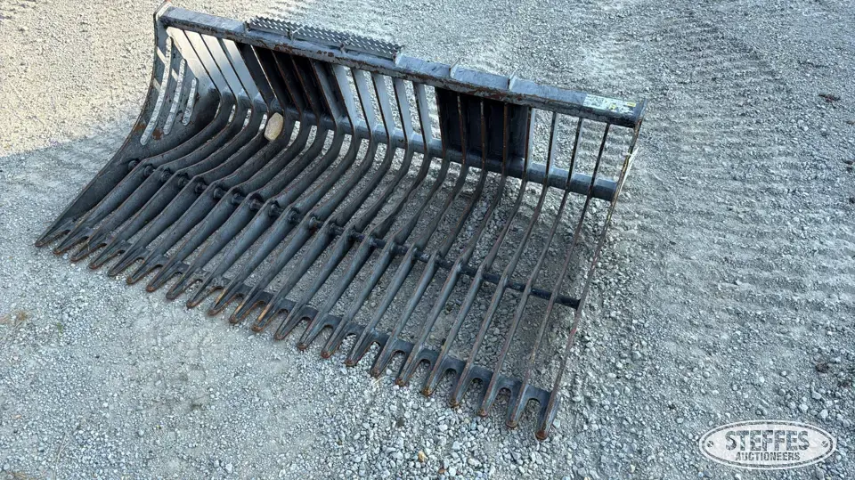 John Deere R75 Skid Steer Bucket