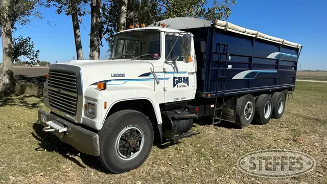 1990 Ford L9000