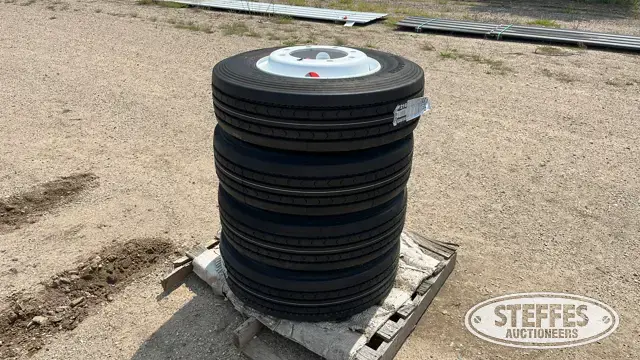 (4) Roadmaster 235/75R17.5 tires