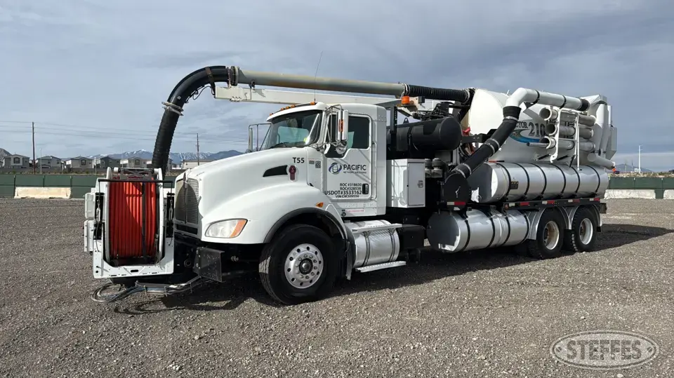2012 Kenworth T400 Hydrovac Truck
